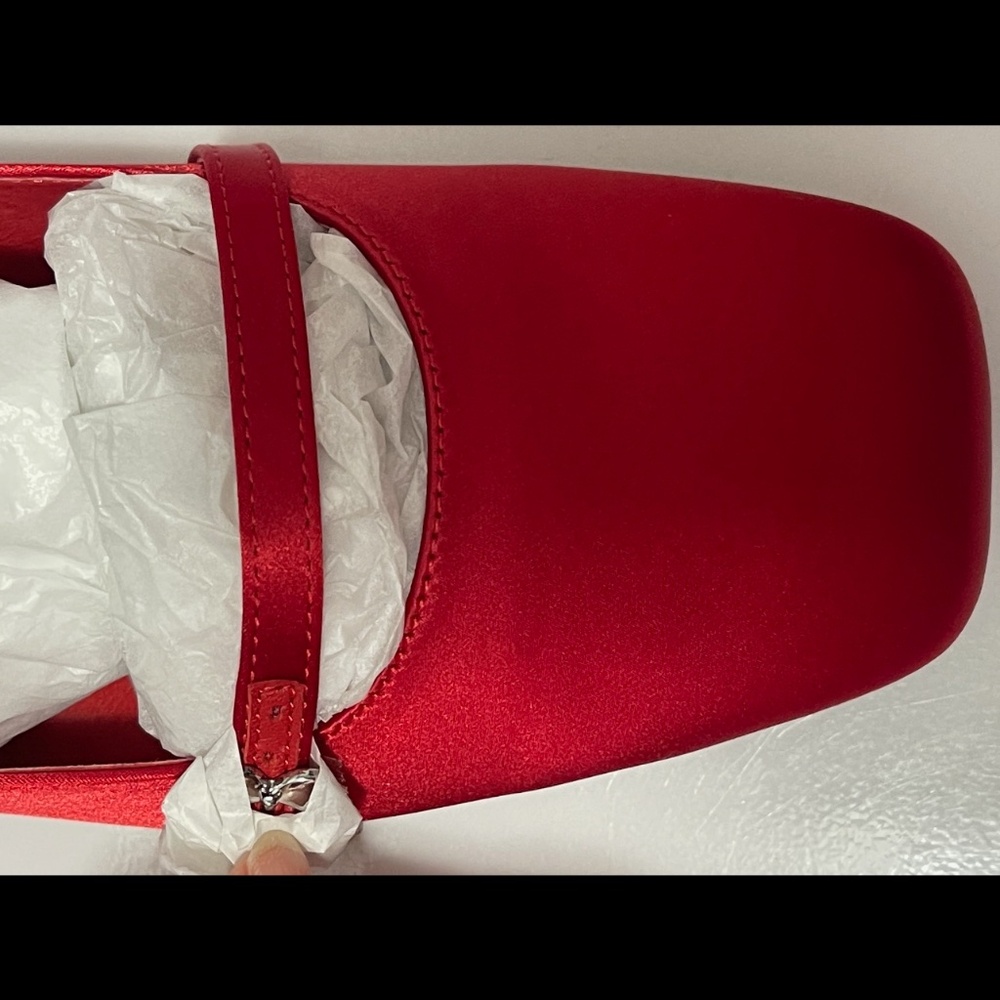 Lisa Says Gah mackie heels. Red Satin Slingback Mules with Flower Buckle - Picture 3 of 11